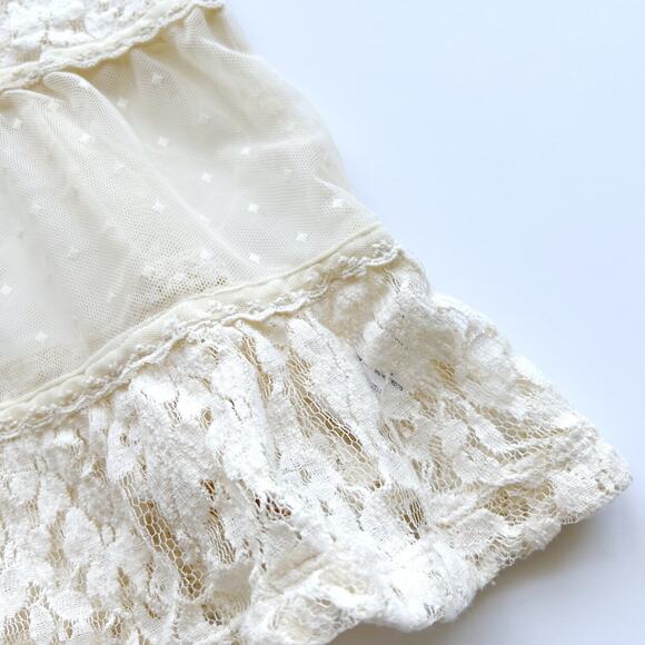 Jak & Peppar Cream Lace Top - Picture 3 of 6